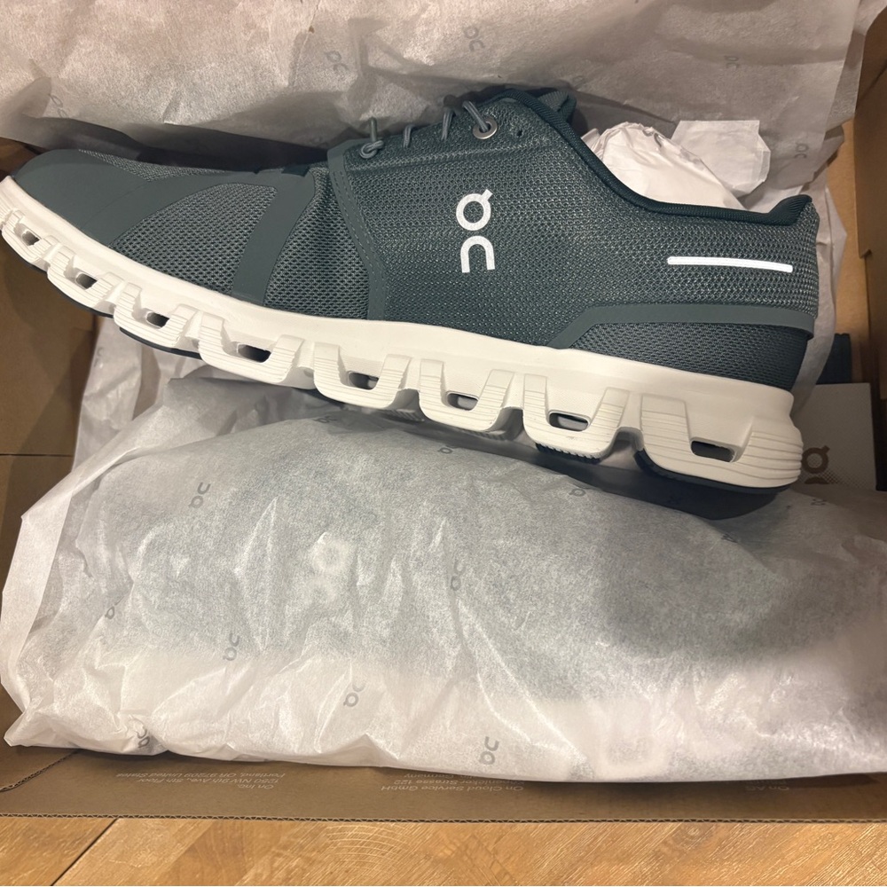 On Cloud Mens Running Shoe in Dark Green/White - Picture 5 of 6